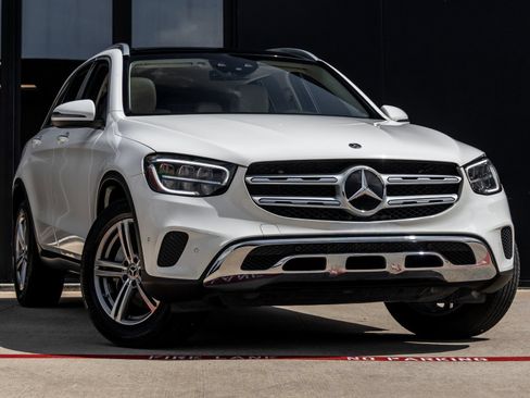 Used 2021 Mercedes-Benz GLC 300 4MATIC w/ Multimedia Package image 2