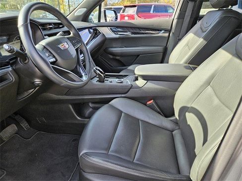 Certified 2025 Cadillac XT6 Premium Luxury image 5