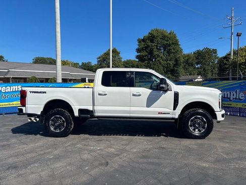 Used 2024 Ford F250 Lariat w/ Tremor Off-Road Package AWD/4WD image 2