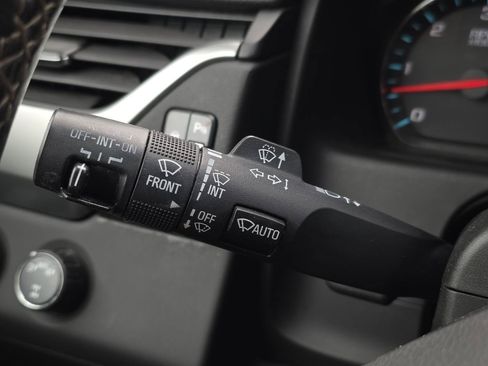 Used 2018 Chevrolet Tahoe LT AWD/4WD image 32
