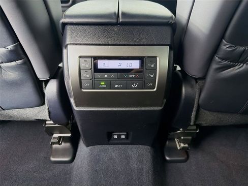 Used 2022 Lexus GX 460 Premium w/ Premium Package AWD/4WD image 22