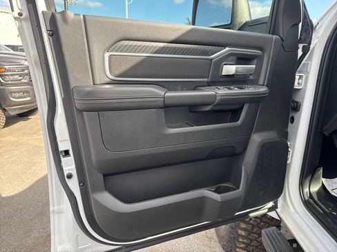 New 2025 RAM 2500 Big Horn AWD/4WD image 20