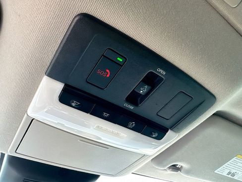 Used 2023 Nissan Sentra SR w/ SR Premium Package FWD image 20
