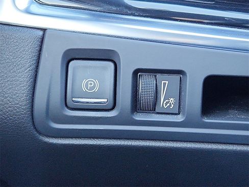 Used 2023 Cadillac XT6 Premium Luxury image 25