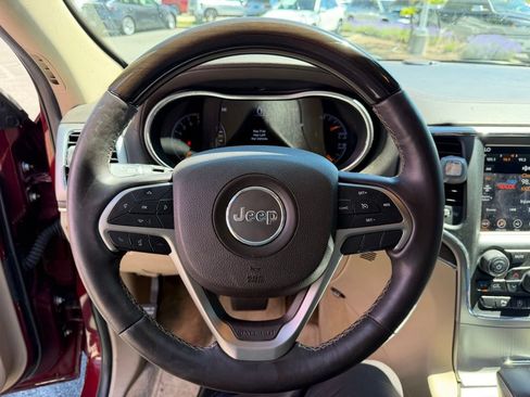 Used 2018 Jeep Grand Cherokee Overland AWD/4WD image 15