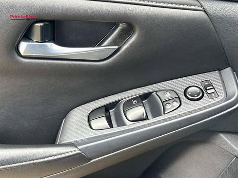Used 2024 Nissan Sentra SV FWD image 19