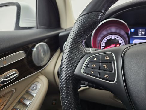 Used 2018 Mercedes-Benz GLC 300 4MATIC image 39