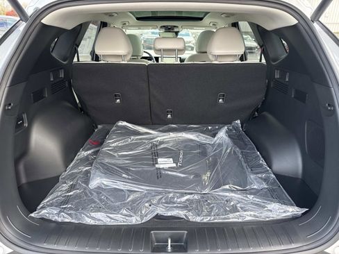 New 2025 Hyundai Tucson Limited image 12