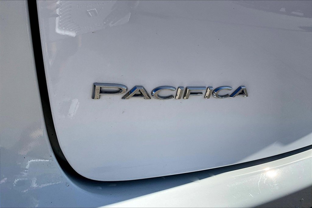 Used 2025 Chrysler Pacifica Select FWD image 34