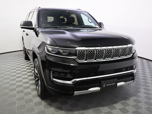 Used 2022 Jeep Grand Wagoneer Series III w/ Rear Seat Video Group 1 image 9