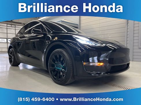 Used 2022 Tesla Model Y Long Range image 1
