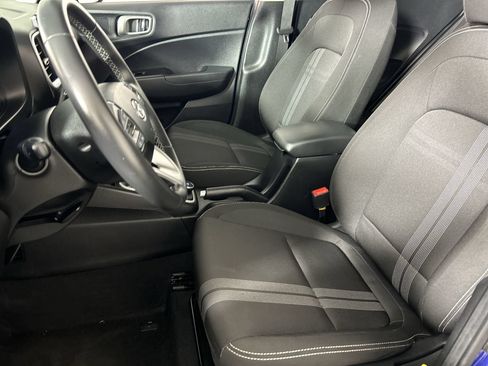 Used 2025 Hyundai Venue SEL FWD image 22