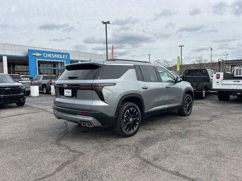 New 2026 Chevrolet Traverse LT w/ Sun and Wheel Package image 3