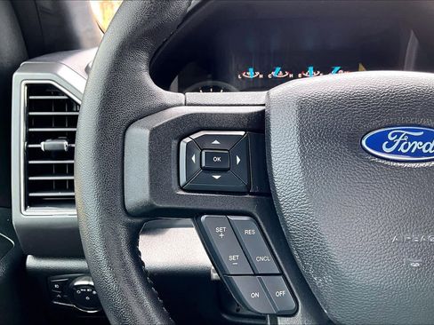 Used 2018 Ford F150 XLT w/ Equipment Group 302A Luxury AWD/4WD image 26