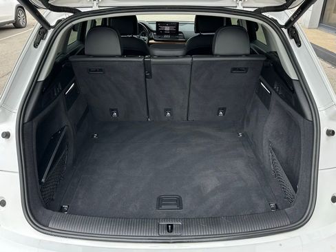 Used 2021 Audi Q5 2.0T Premium w/ Convenience Package image 19