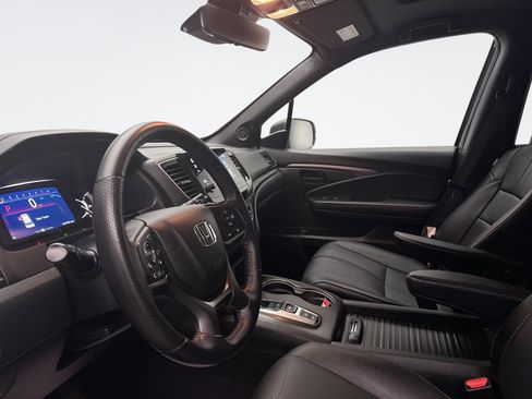 Used 2023 Honda Passport TrailSport image 9