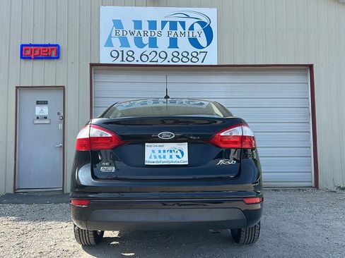 Used 2017 Ford Fiesta SE image 20