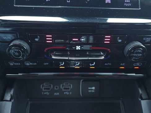 Certified 2025 Jeep Grand Cherokee Altitude AWD/4WD image 37