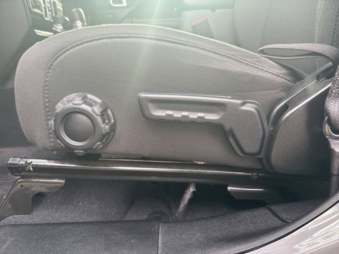 Used 2022 Jeep Wrangler Unlimited Sport image 18