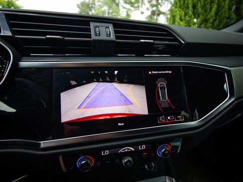 Used 2025 Audi Q3 2.0T Premium AWD/4WD image 23