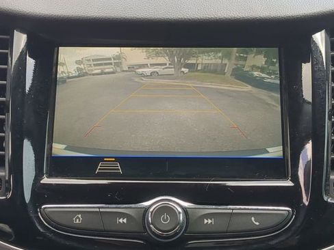 Used 2019 Chevrolet Trax LT w/ LT Convenience Package FWD image 23