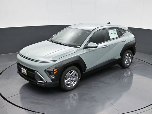 New 2026 Hyundai Kona SE image 13