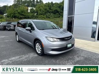 Certified 2018 Chrysler Pacifica Touring w/ Security Group FWD video 1