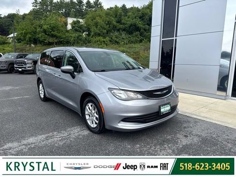 Certified 2018 Chrysler Pacifica Touring w/ Security Group FWD image 1