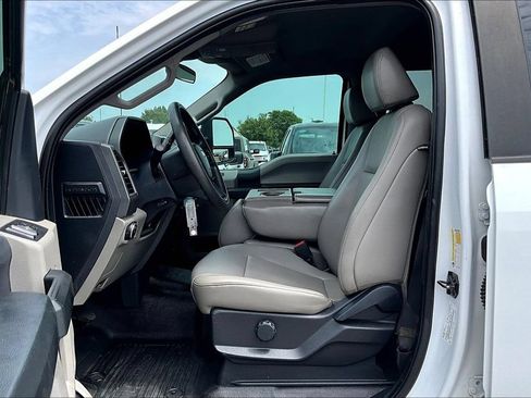 Used 2022 Ford F250 XL w/ Power Equipment Group AWD/4WD image 27