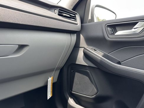 New 2025 Ford Escape SE w/ PHEV Premium Package image 32