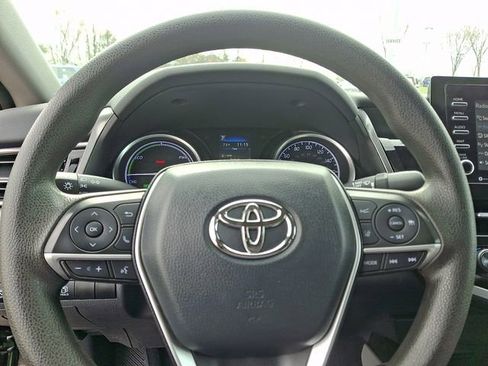 Used 2021 Toyota Camry LE image 18