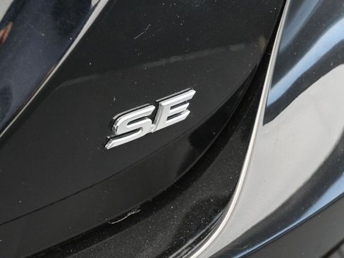 Used 2024 Toyota Camry SE image 35