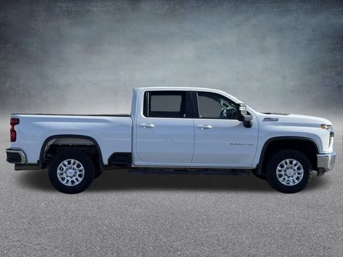 Used 2020 Chevrolet Silverado 2500 LT w/ Z71 Off-Road Package image 2