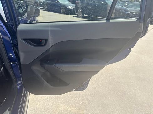 Used 2024 Subaru Crosstrek 2.5i Sport AWD/4WD image 13
