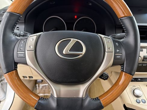 Used 2015 Lexus ES 300h w/ Navigation System Package FWD image 11