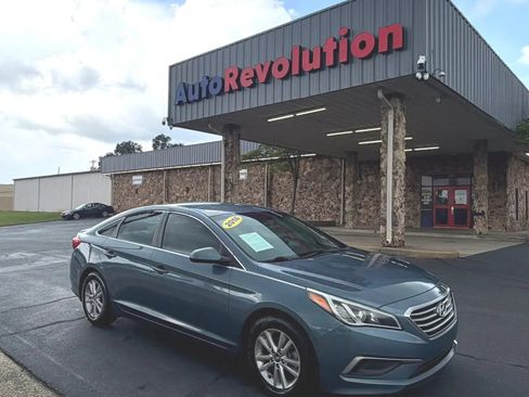 Used 2016 Hyundai Sonata SE FWD image 1