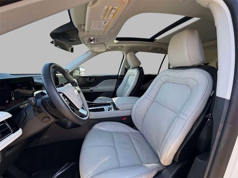 Used 2025 Lincoln Aviator Reserve image 2