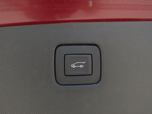 Used 2025 Buick Envista Sport Touring w/ Convenience I Package FWD image 13