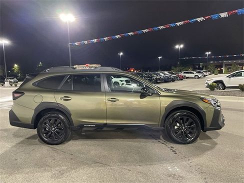 Used 2025 Subaru Outback Onyx Edition image 6