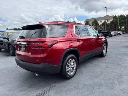 Used 2023 Chevrolet Traverse LT FWD image 3