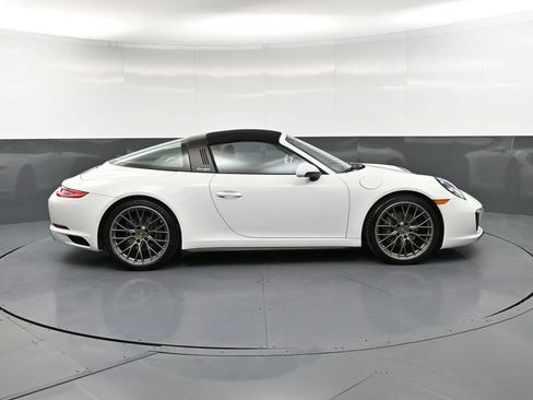 Certified 2019 Porsche 911 Targa 4 AWD/4WD image 9