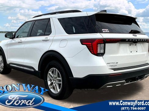 Used 2025 Ford Explorer Active w/ Active Comfort Package image 4