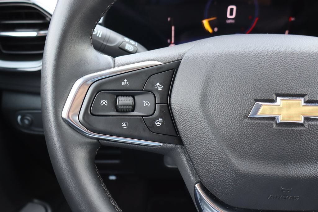 Used 2025 Chevrolet TrailBlazer LT w/ LT Cold Weather Package FWD image 10