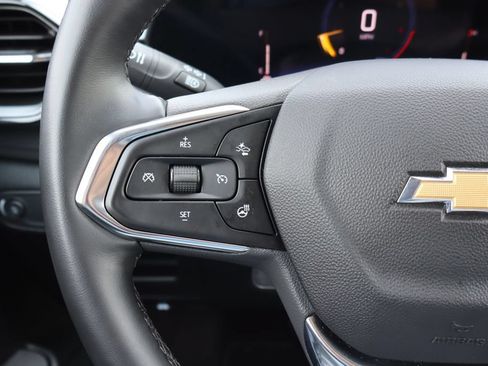 Used 2025 Chevrolet TrailBlazer LT w/ LT Cold Weather Package FWD image 10