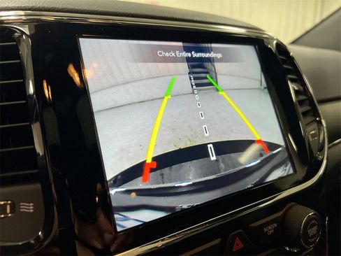 Used 2021 Jeep Grand Cherokee Limited image 16