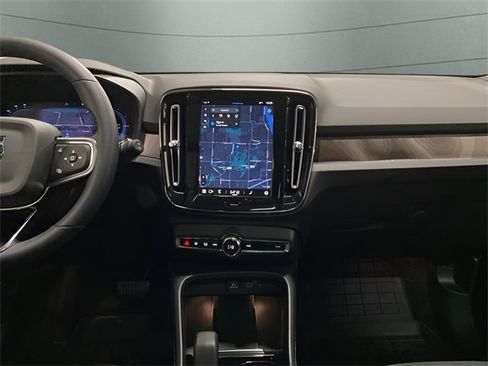 Used 2023 Volvo XC40 Recharge Ultimate w/ Protection Package Premier image 17