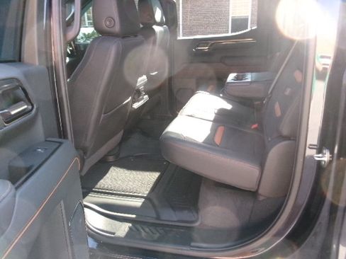 Used 2024 GMC Sierra 1500 AT4 w/ Technology Package AWD/4WD image 16