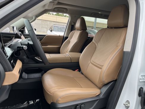 Certified 2026 INFINITI QX80 Luxe w/ Cargo Package AWD/4WD image 2