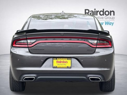 Used 2017 Dodge Charger SXT w/ Plus Group RWD image 5
