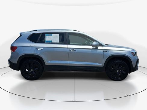Used 2024 Volkswagen Taos SE AWD/4WD image 5